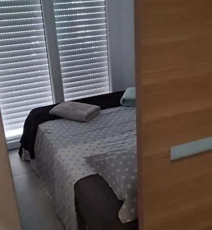 Διαμέρισμα Menton, Appartement/jardin, Proche Et Centre