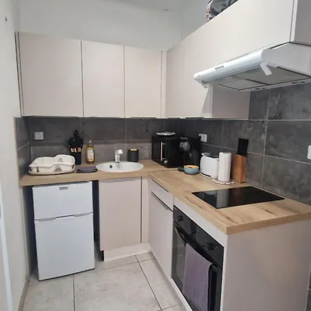 Апартаменты Menton, Appartement/jardin, Proche Et Centre Ментона