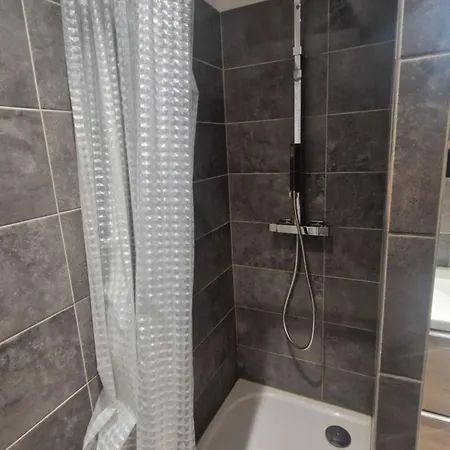 Apartmán Menton, Appartement/jardin, Proche Et Centre *